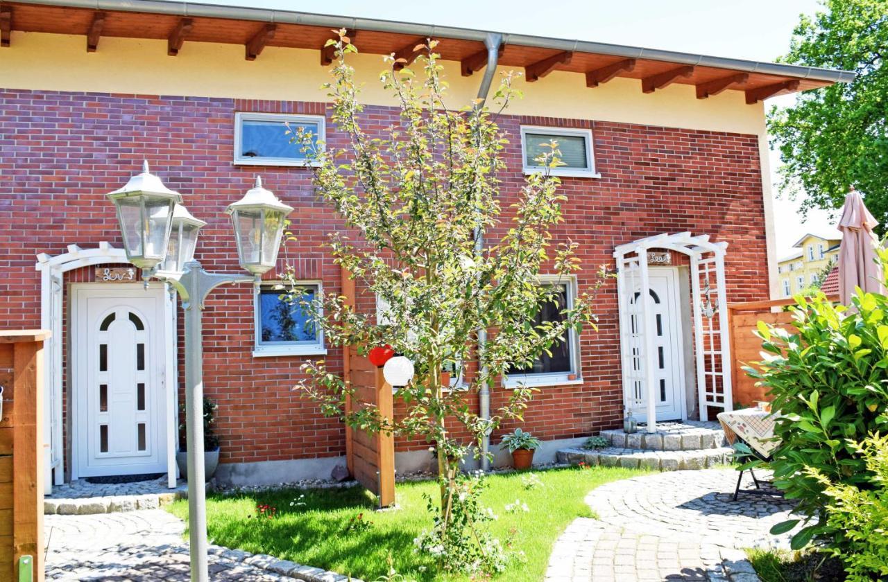 Ferienhaus Zum Hafen In Altefaehr Esterno foto