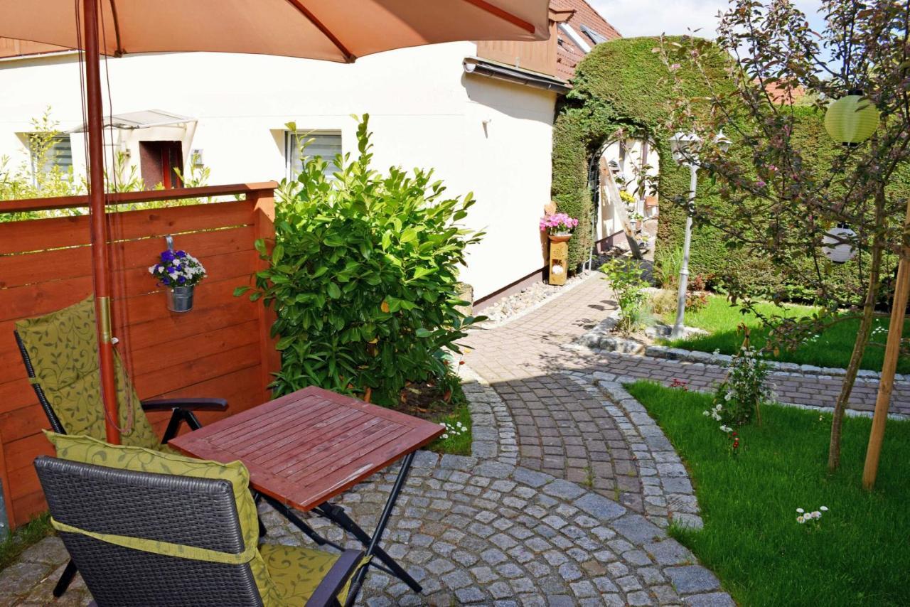 Ferienhaus Zum Hafen In Altefaehr Esterno foto