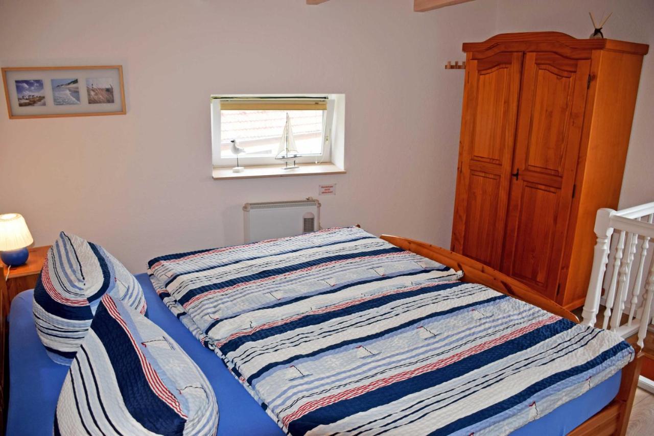 Ferienhaus Zum Hafen In Altefaehr Esterno foto