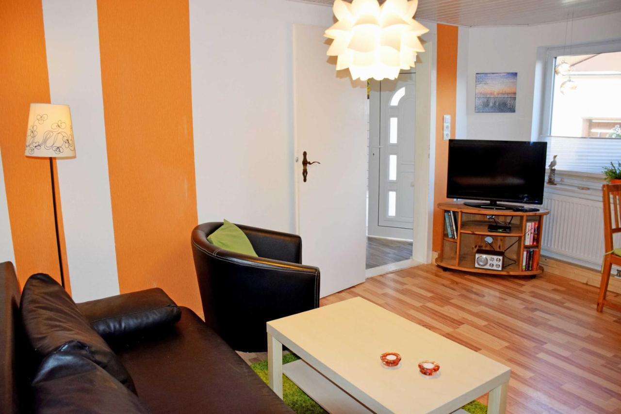Ferienhaus Zum Hafen In Altefaehr Esterno foto