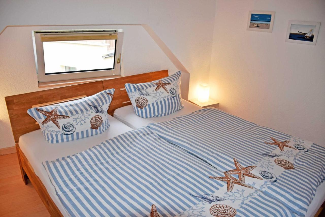 Ferienhaus Zum Hafen In Altefaehr Esterno foto