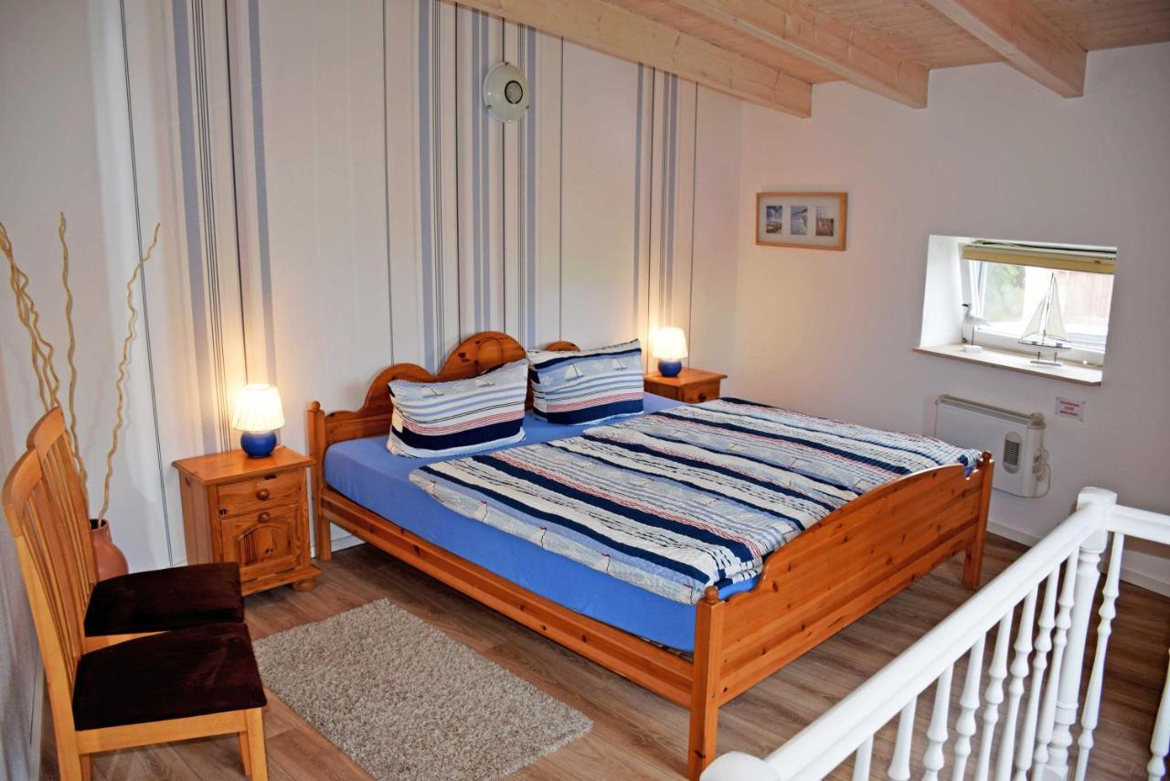 Ferienhaus Zum Hafen In Altefaehr Esterno foto